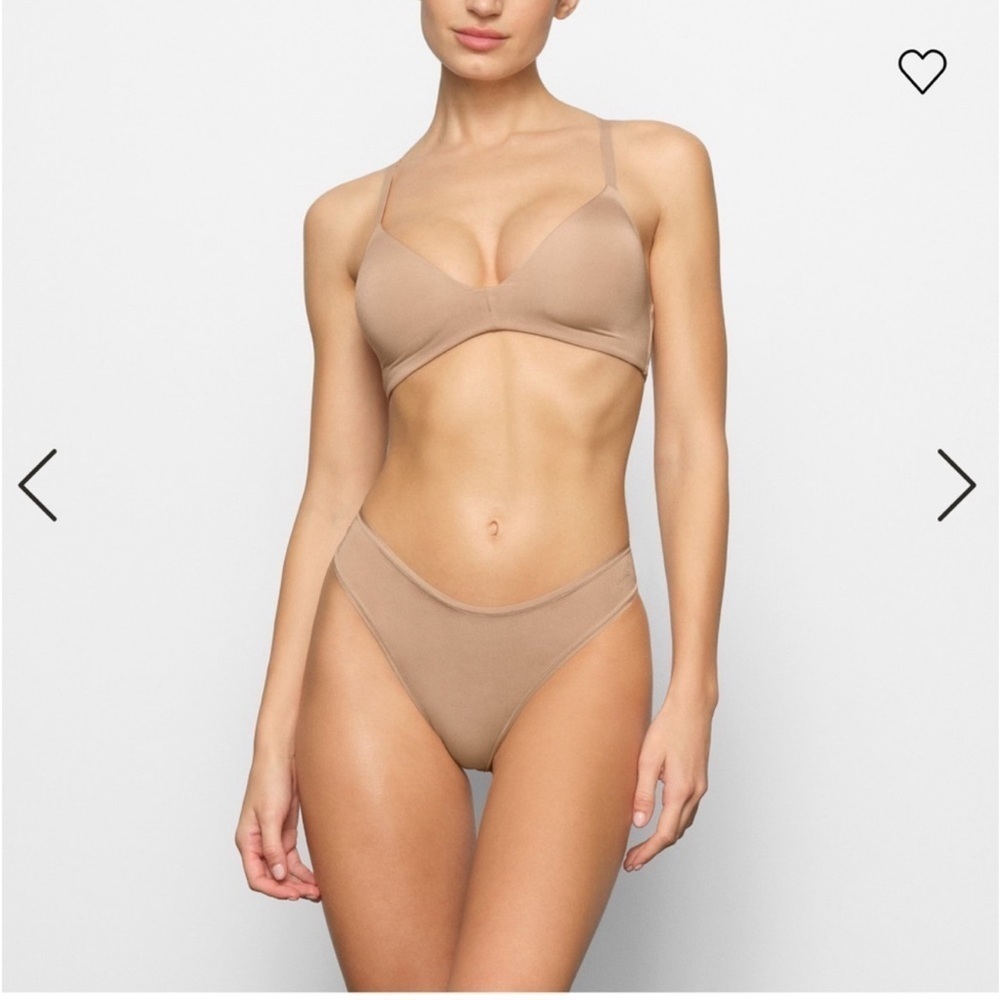 Skims WIRELESS FORM T-SHIRT BRA COLOR CLAY SIZE 32D 34D Seamless tan